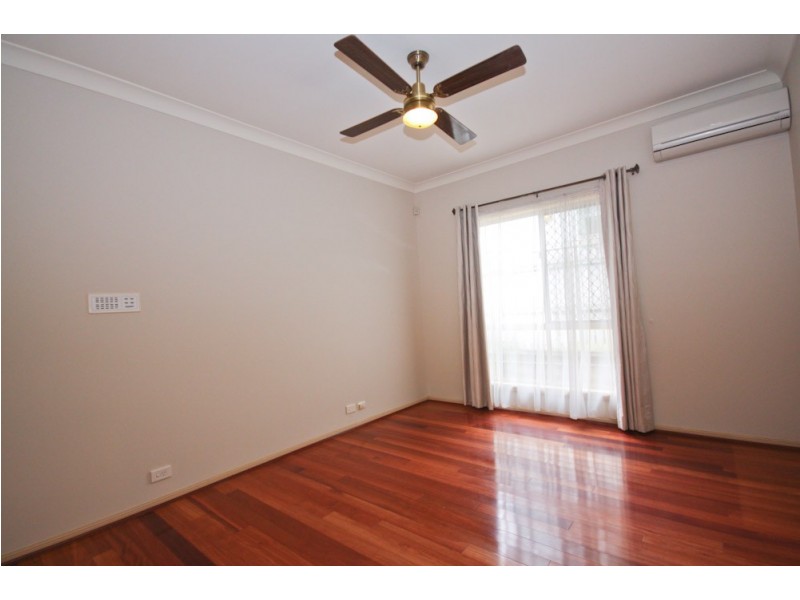 6 Oxford Close, Carindale QLD 4152