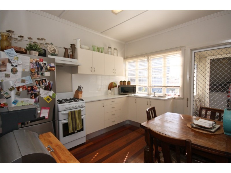 60 Martha Street, Camp Hill QLD 4152