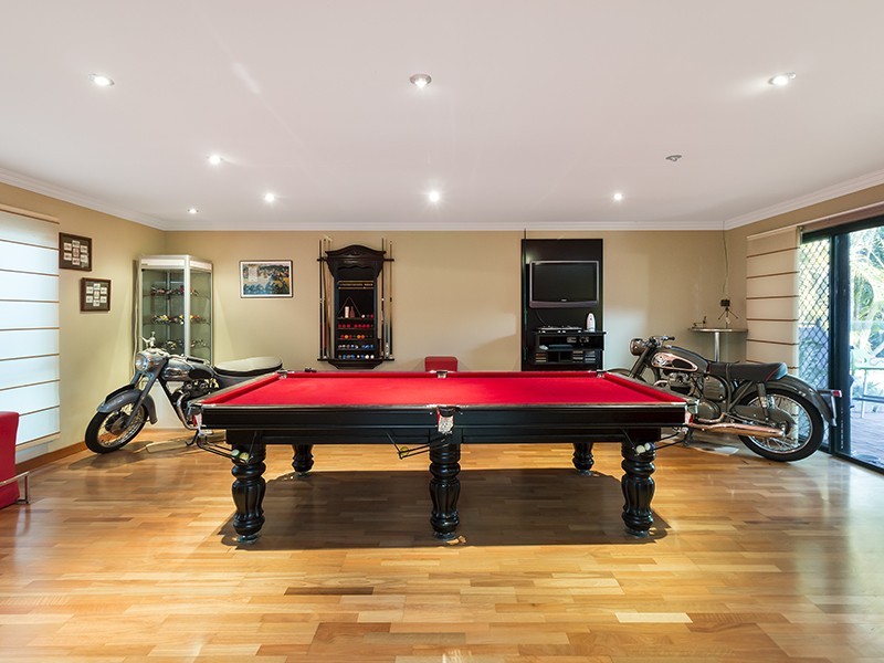 10 Windermere Crescent, Carindale QLD 4152