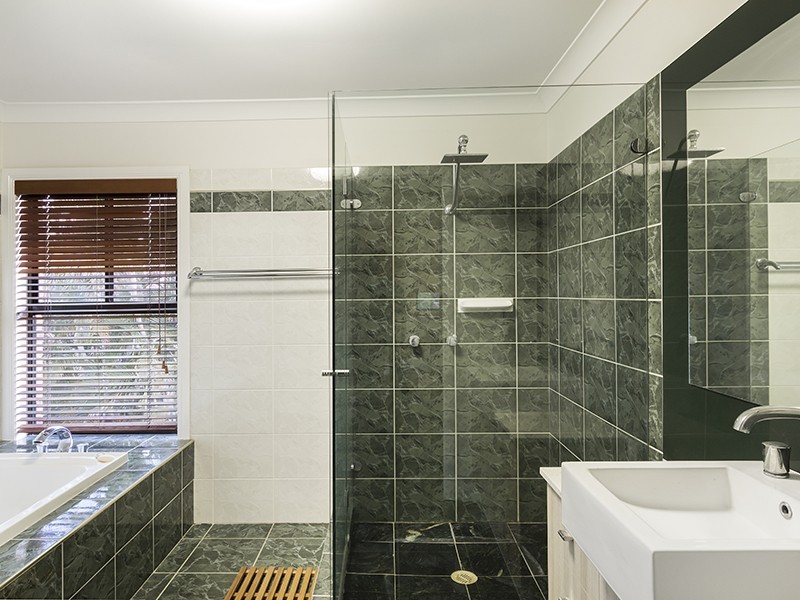 10 Windermere Crescent, Carindale QLD 4152