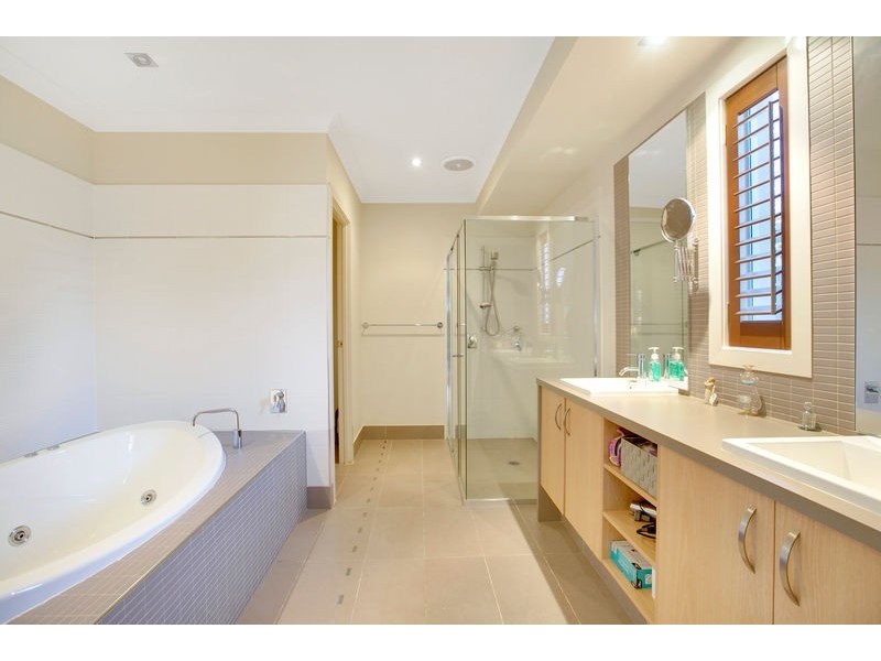 20 Habitat Drive, Wakerley QLD 4154