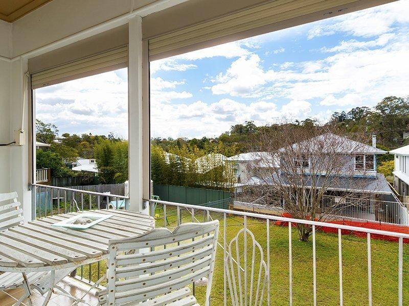 74 Thynne Avenue, Norman Park QLD 4170