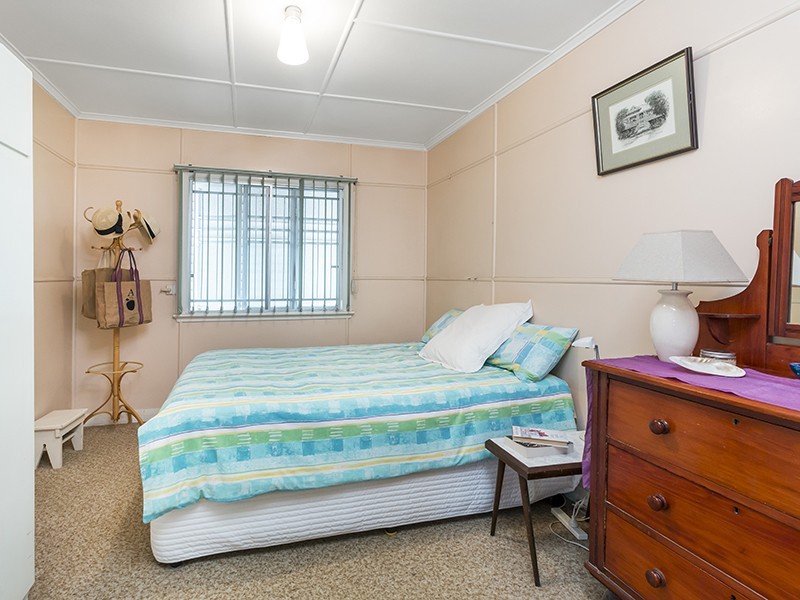 74 Thynne Avenue, Norman Park QLD 4170