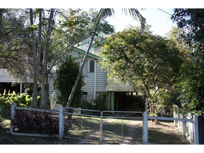 18  Overend Street, Norman Park QLD 4170