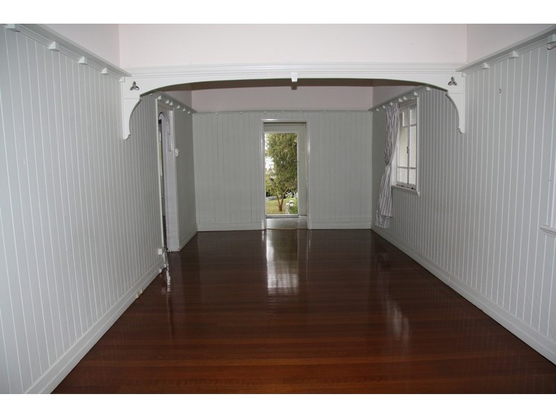 18  Overend Street, Norman Park QLD 4170