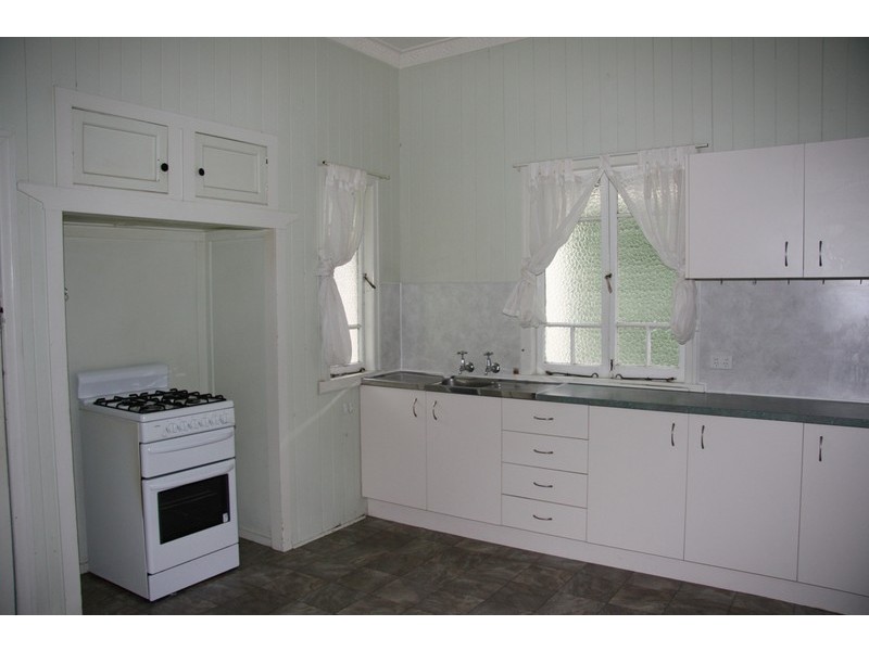 18  Overend Street, Norman Park QLD 4170