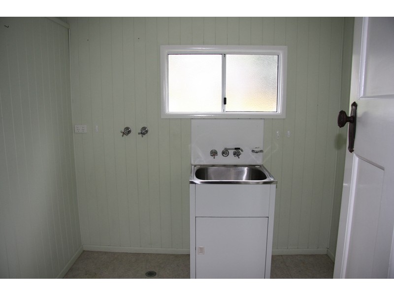 18  Overend Street, Norman Park QLD 4170