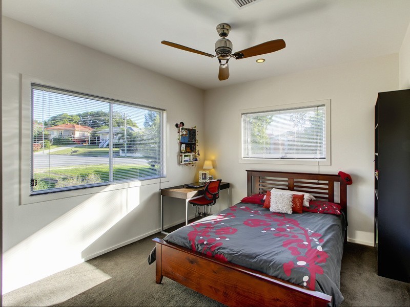 12 Esmonde Place, Coorparoo QLD 4151
