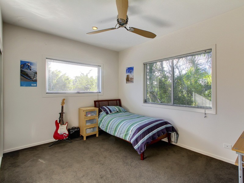 12 Esmonde Place, Coorparoo QLD 4151