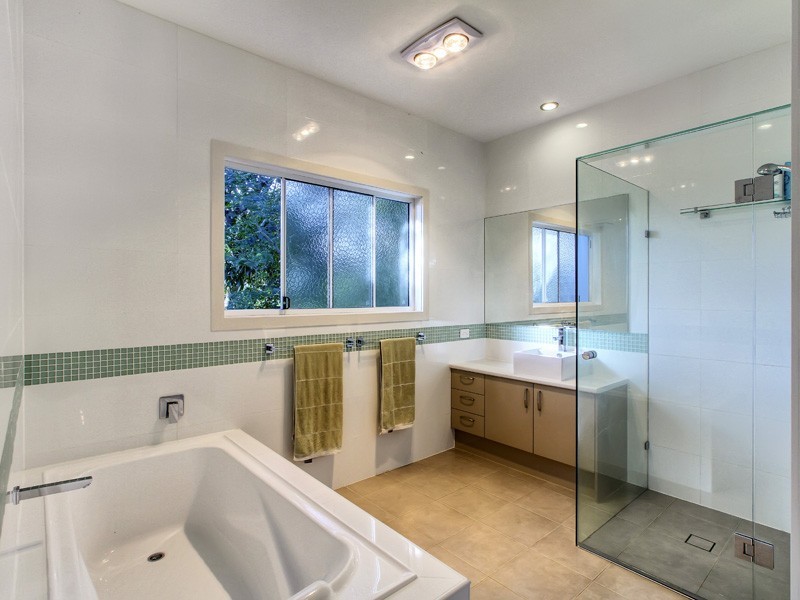 12 Esmonde Place, Coorparoo QLD 4151
