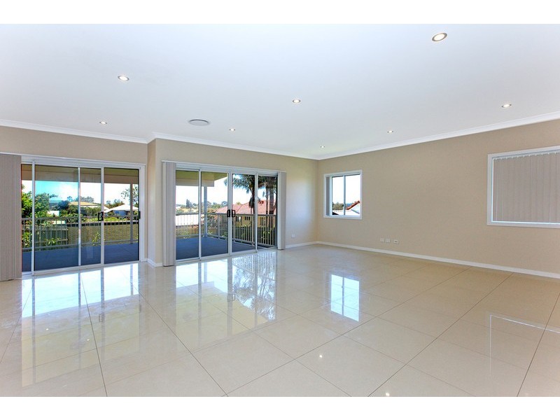 24 Faraday Street, Camp Hill QLD 4152