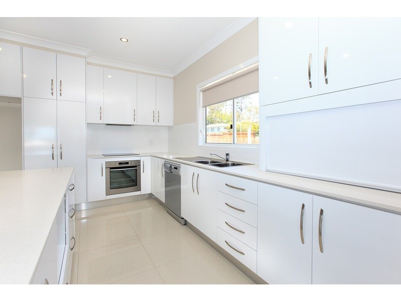 24 Faraday Street, Camp Hill QLD 4152