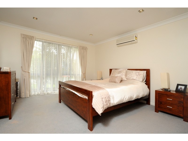 17 Melaleuca Place, Carindale QLD 4152