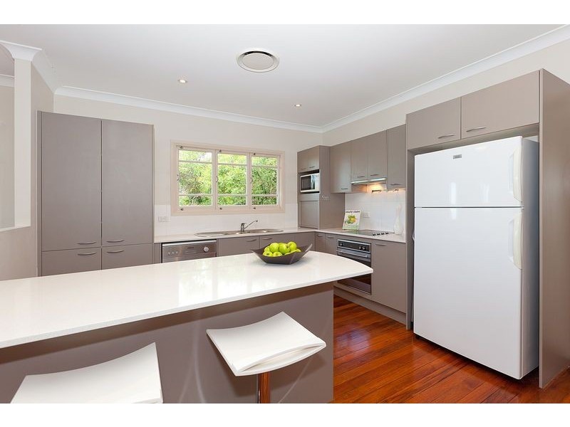 11 Arc Street, Coorparoo QLD 4151