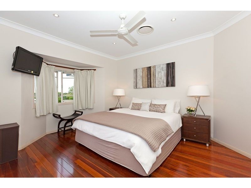 11 Arc Street, Coorparoo QLD 4151