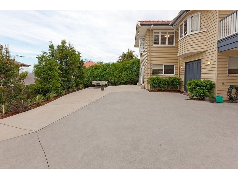 11 Arc Street, Coorparoo QLD 4151