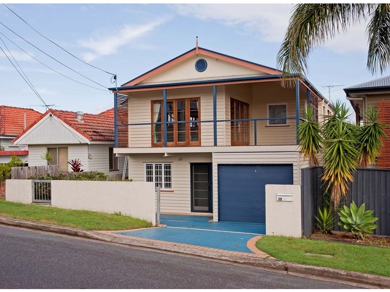 17 Waverley Road, Camp Hill QLD 4152