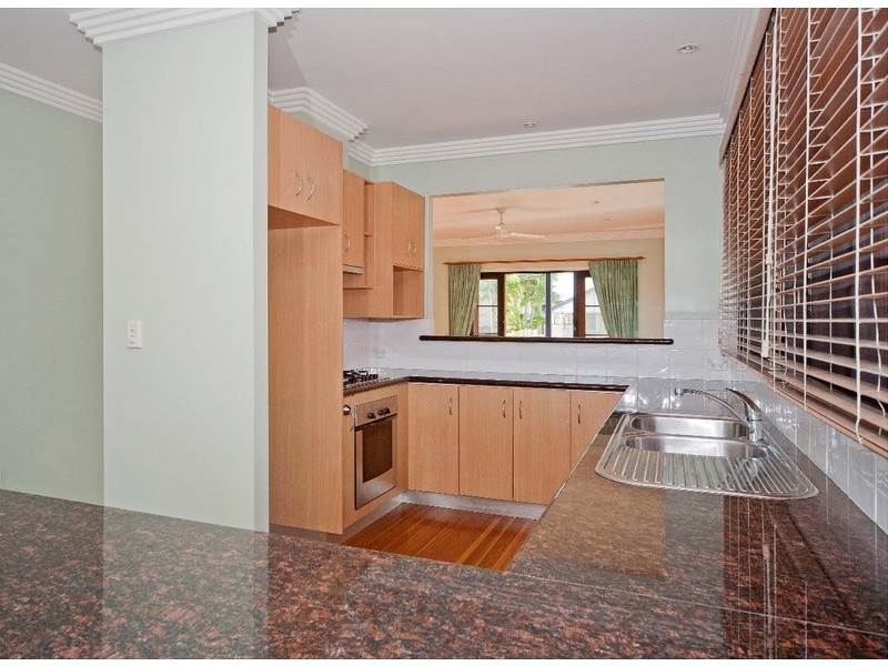 17 Waverley Road, Camp Hill QLD 4152