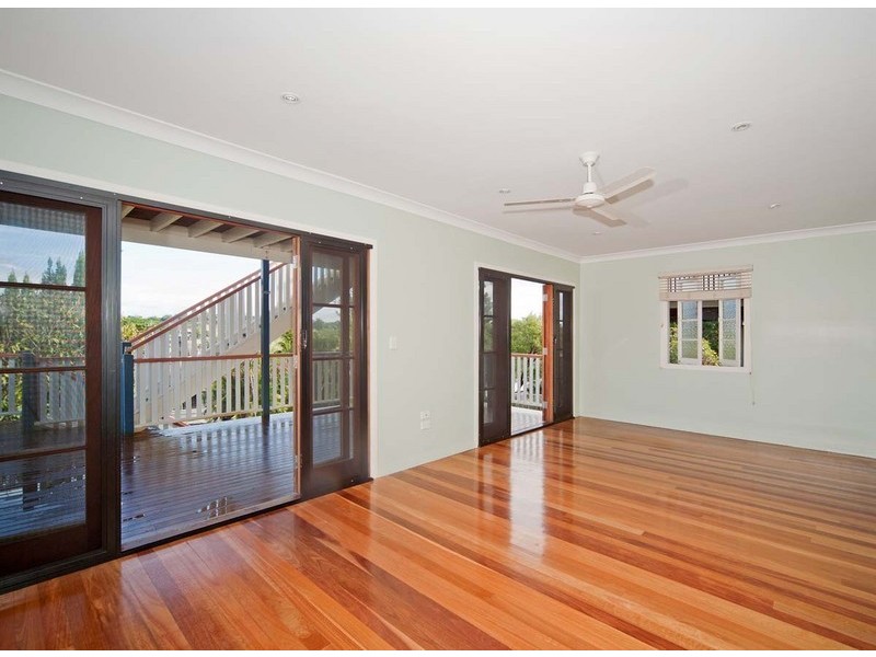 17 Waverley Road, Camp Hill QLD 4152