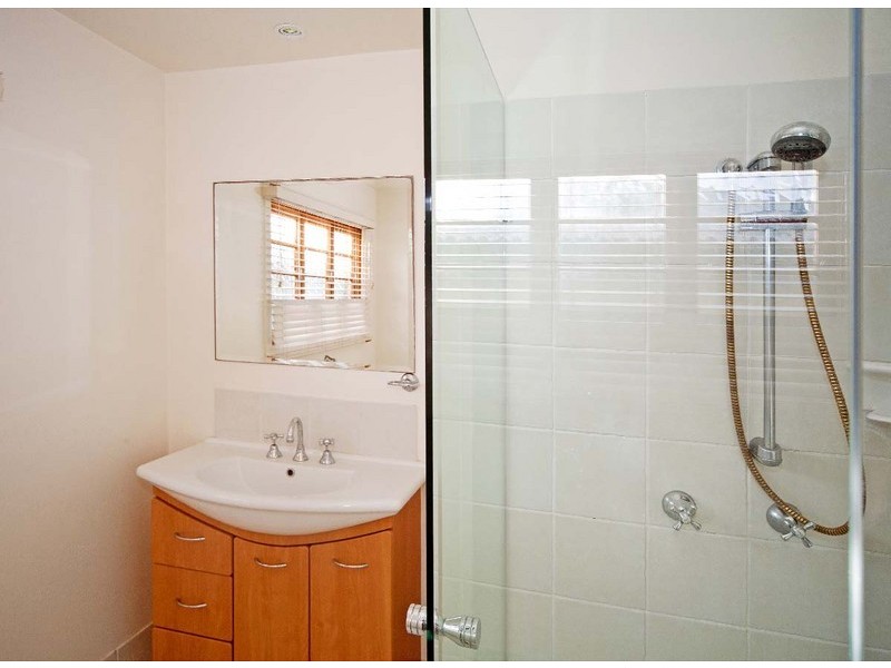 17 Waverley Road, Camp Hill QLD 4152