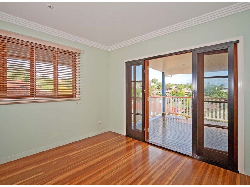 17 Waverley Road, Camp Hill QLD 4152