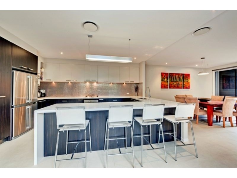 21 Raven Street, Camp Hill QLD 4152