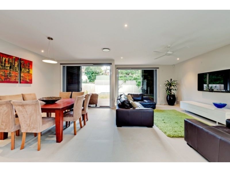 21 Raven Street, Camp Hill QLD 4152