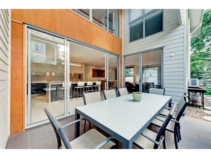 21 Raven Street, Camp Hill QLD 4152