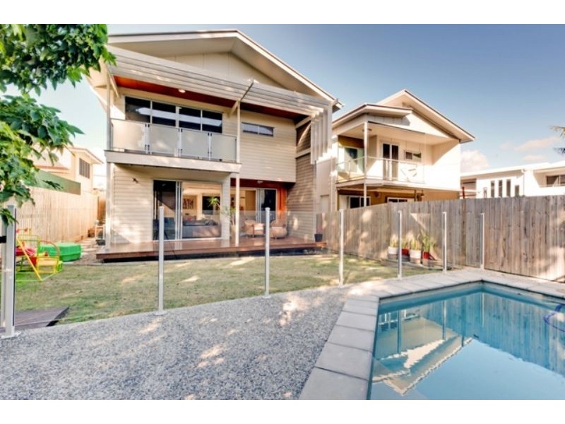 21 Raven Street, Camp Hill QLD 4152