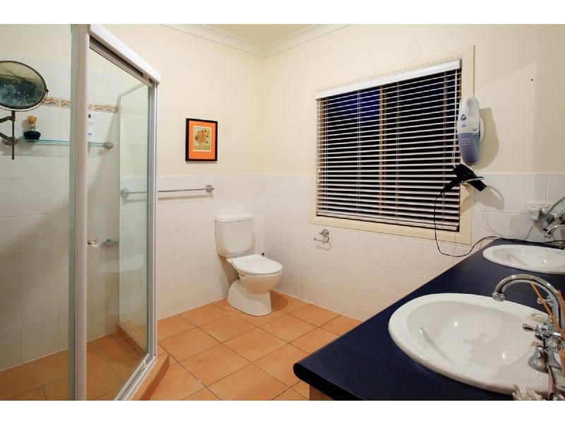 88 Newman Avenue, Camp Hill QLD 4152