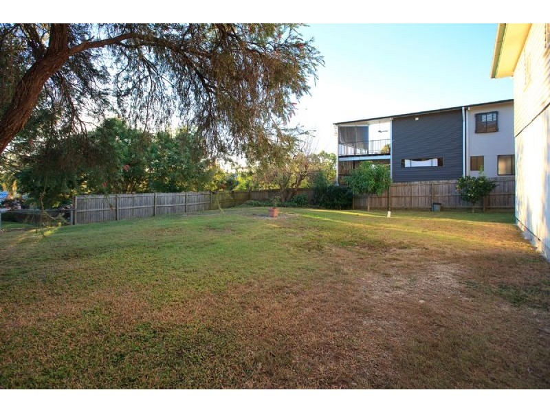 13 Judge Street, Norman Park QLD 4170