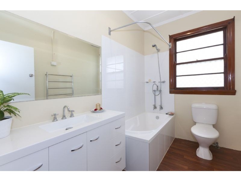 37 Adelaide Street, Carina QLD 4152