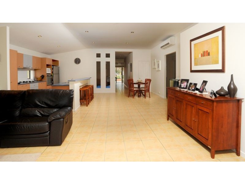 17 Melaleuca Place, Carindale QLD 4152