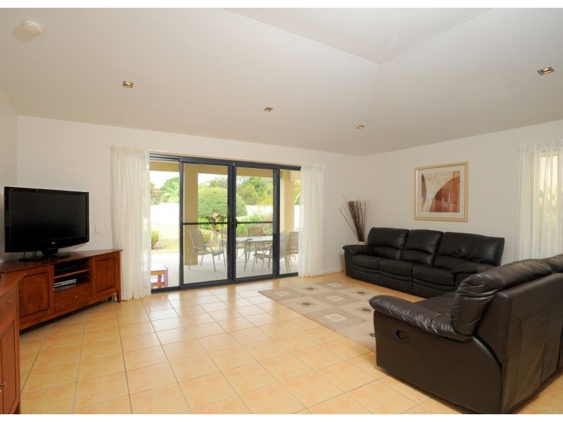 17 Melaleuca Place, Carindale QLD 4152