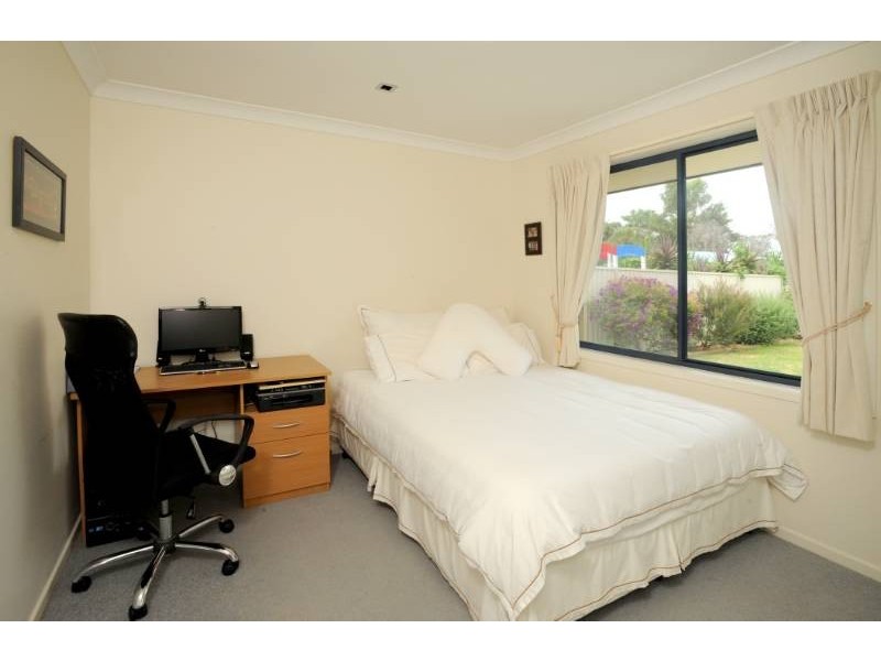 17 Melaleuca Place, Carindale QLD 4152