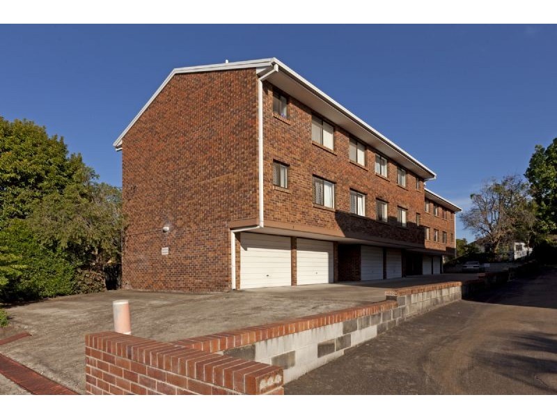 2/12 Crown Street, Holland Park West QLD 4121