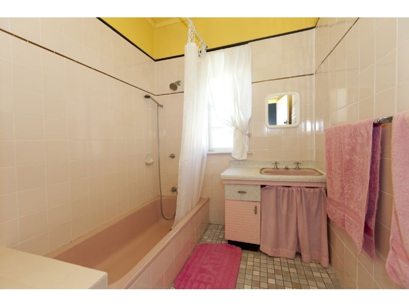 33 Wyena Street, Camp Hill QLD 4152