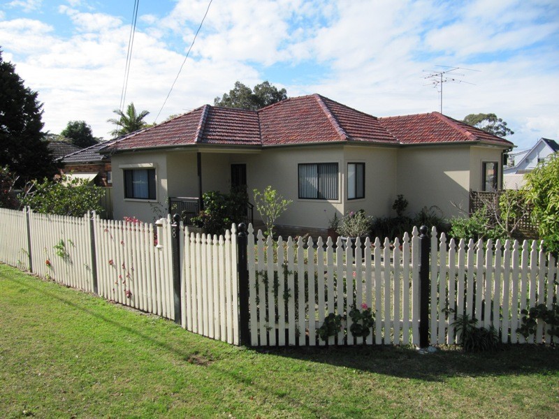 8 Lisbon Street, Sylvania NSW 2224