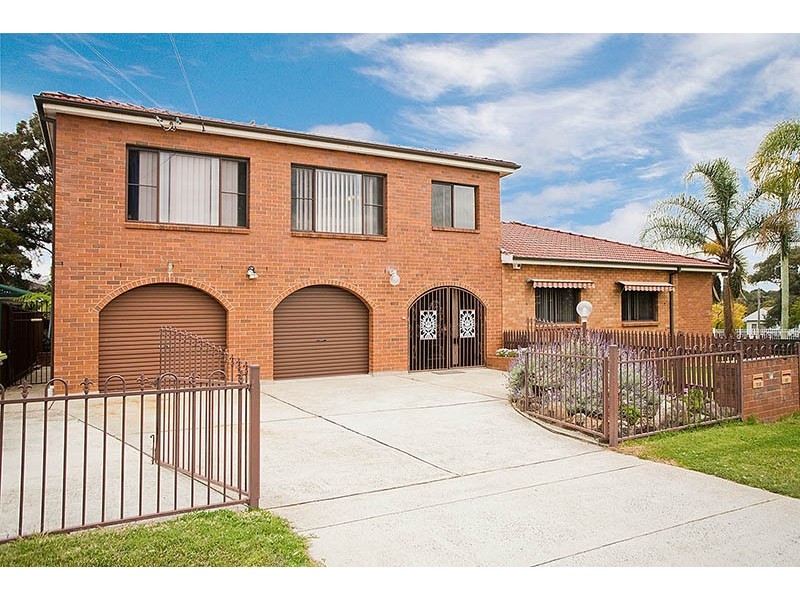11 Miriam St, Bass Hill NSW 2197