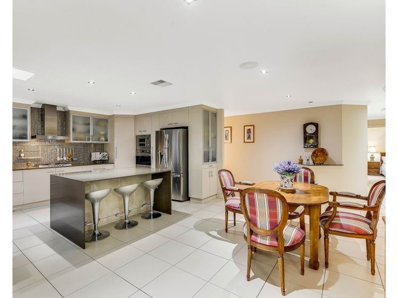 15 Coventry Court, Mount Lofty QLD 4350