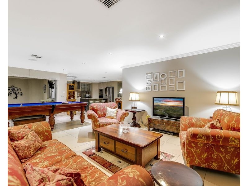 15 Coventry Court, Mount Lofty QLD 4350