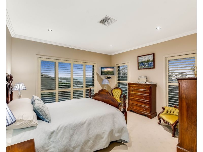 15 Coventry Court, Mount Lofty QLD 4350