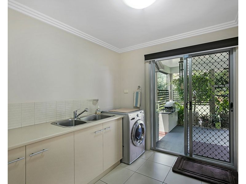 15 Coventry Court, Mount Lofty QLD 4350