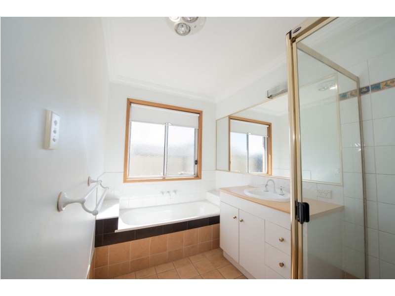 33 Parkridge Drive, Withcott QLD 4352