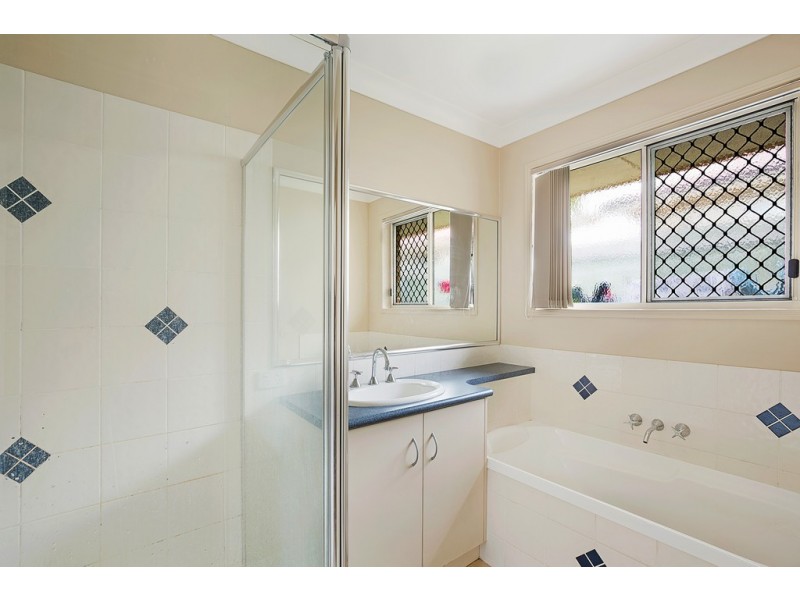 20 Sambar Court, Kearneys Spring QLD 4350