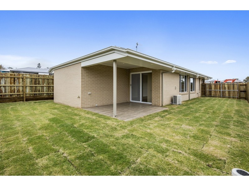 12 Orchard Lane, Glenvale QLD 4350