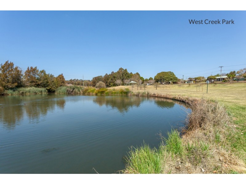 4 Dunemann Street, Kearneys Spring QLD 4350