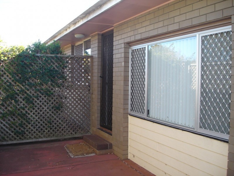 2/407 Stenner Street, Kearneys Spring QLD 4350