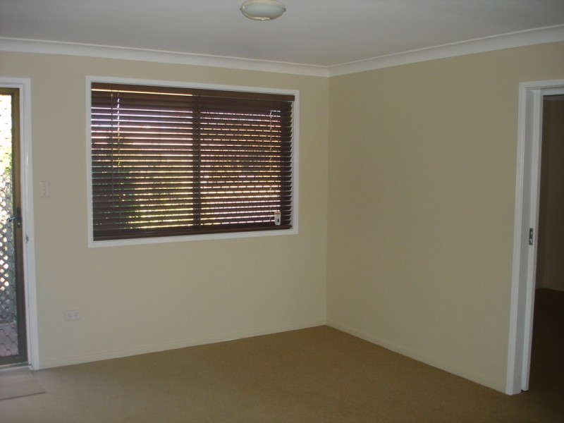 2/407 Stenner Street, Kearneys Spring QLD 4350