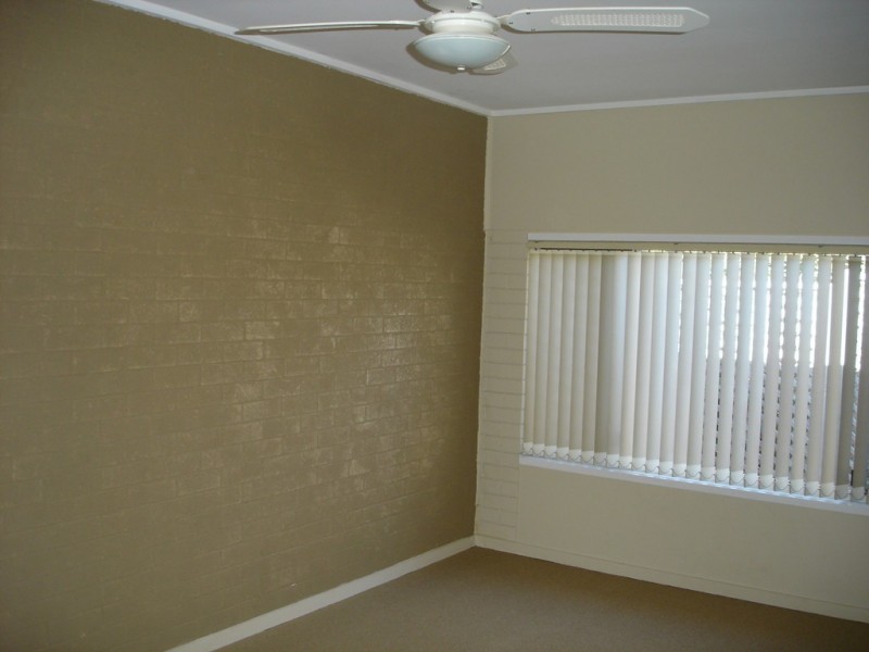 2/407 Stenner Street, Kearneys Spring QLD 4350